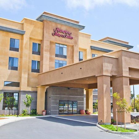 Hampton Inn & Suites Salinas Exterior photo