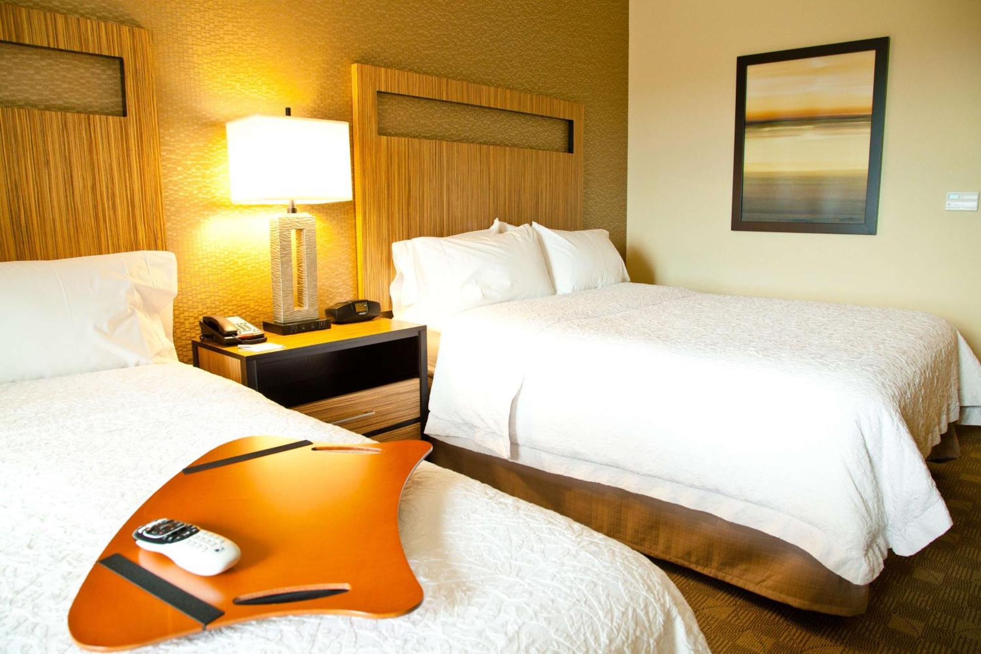 Hampton Inn & Suites Salinas Exterior photo